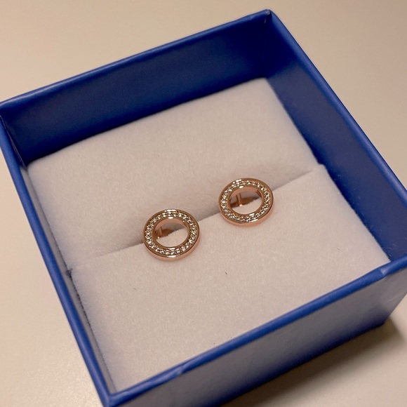 FASHION EARRINGS | Rose Gold Tone Circular Studs | NWOT - Picture 3 of 8